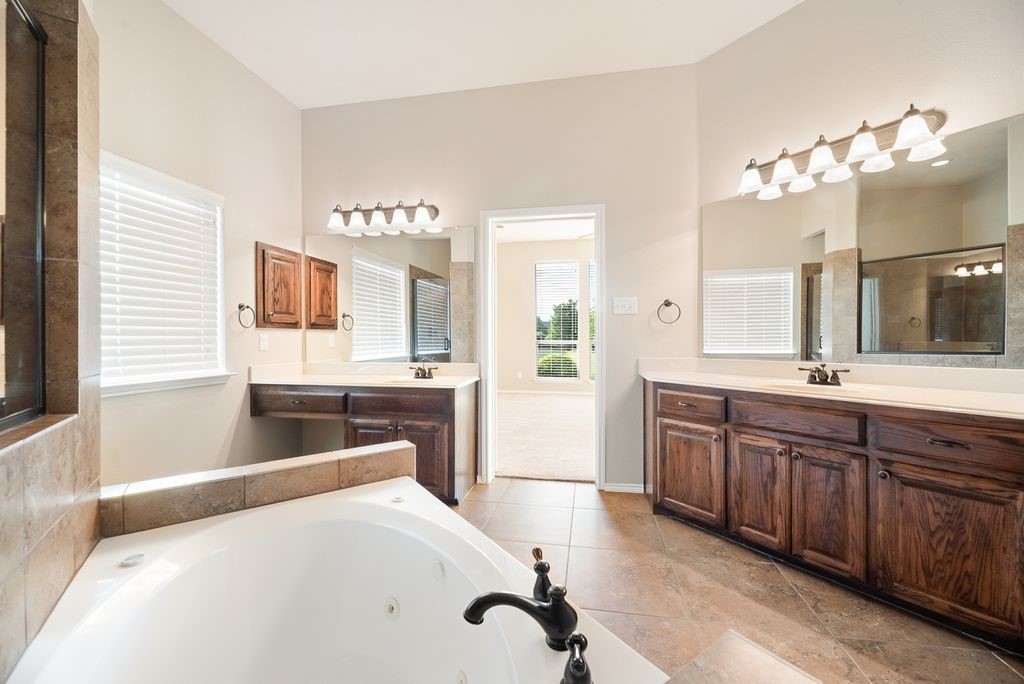117 Thames Circle Waxahachie TX 75165