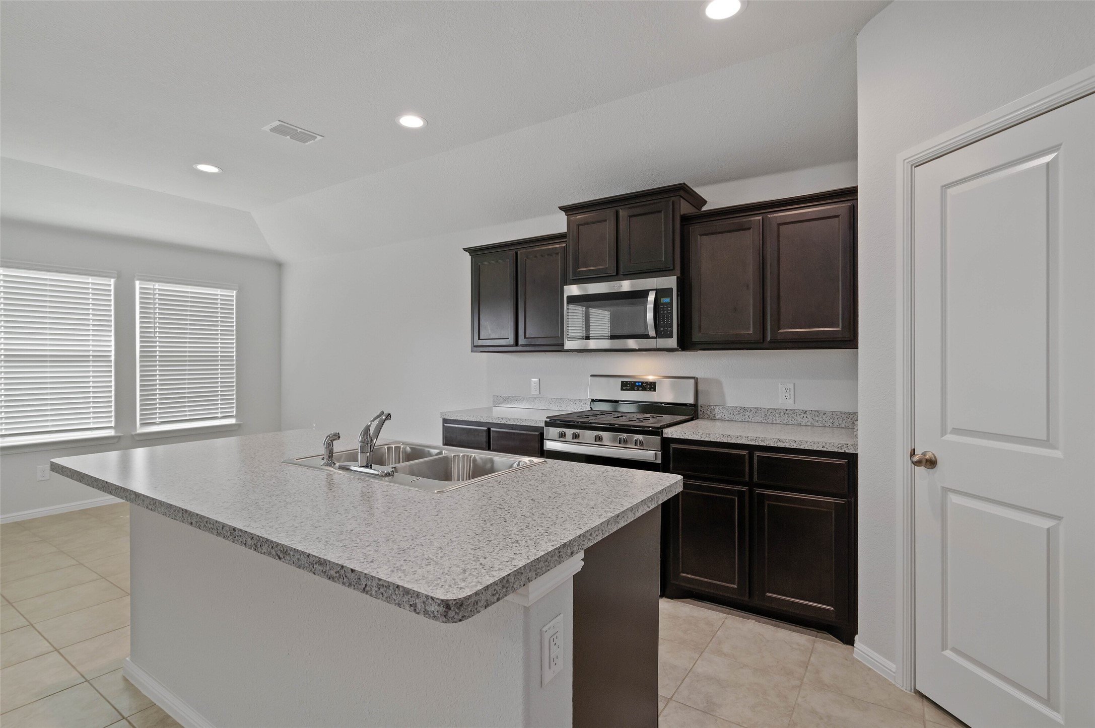 1141 Loomis Trail Justin TX 76247