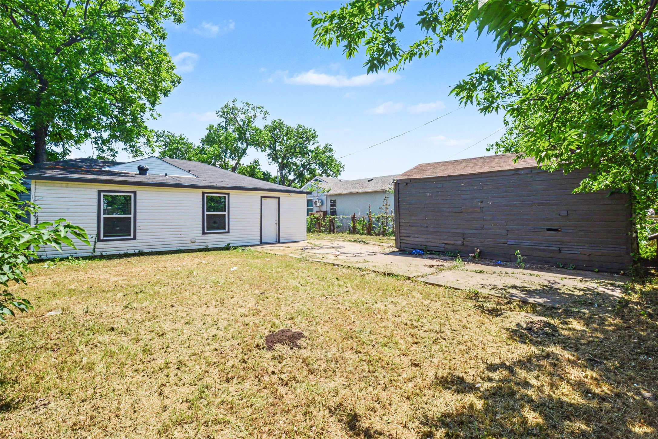 2475 Volga Avenue Dallas TX 75216