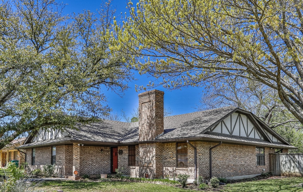 2011 Brentwood Street Gainesville TX 76240