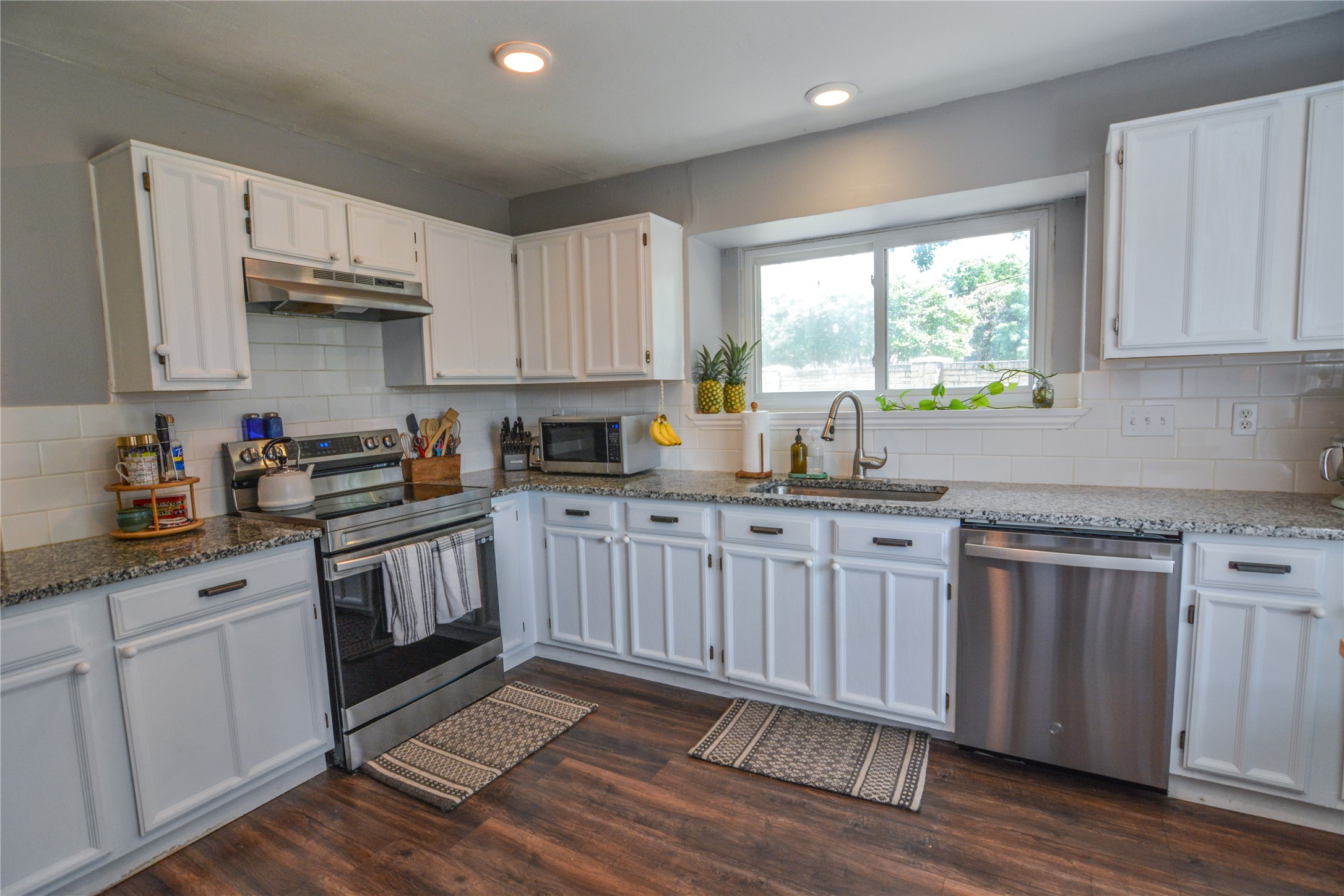 4201 Amherst Lane Grand Prairie TX 75052