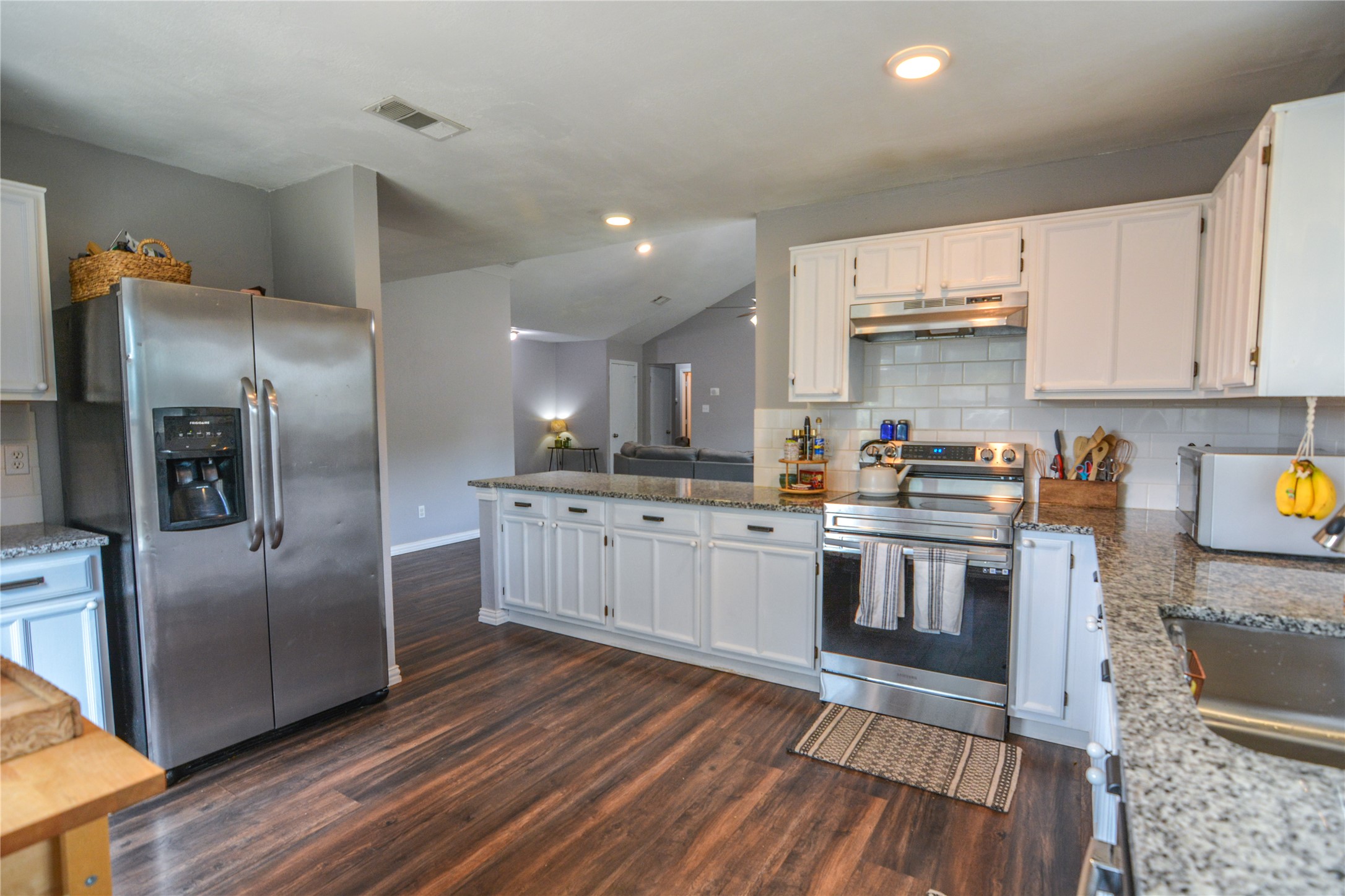 4201 Amherst Lane Grand Prairie TX 75052