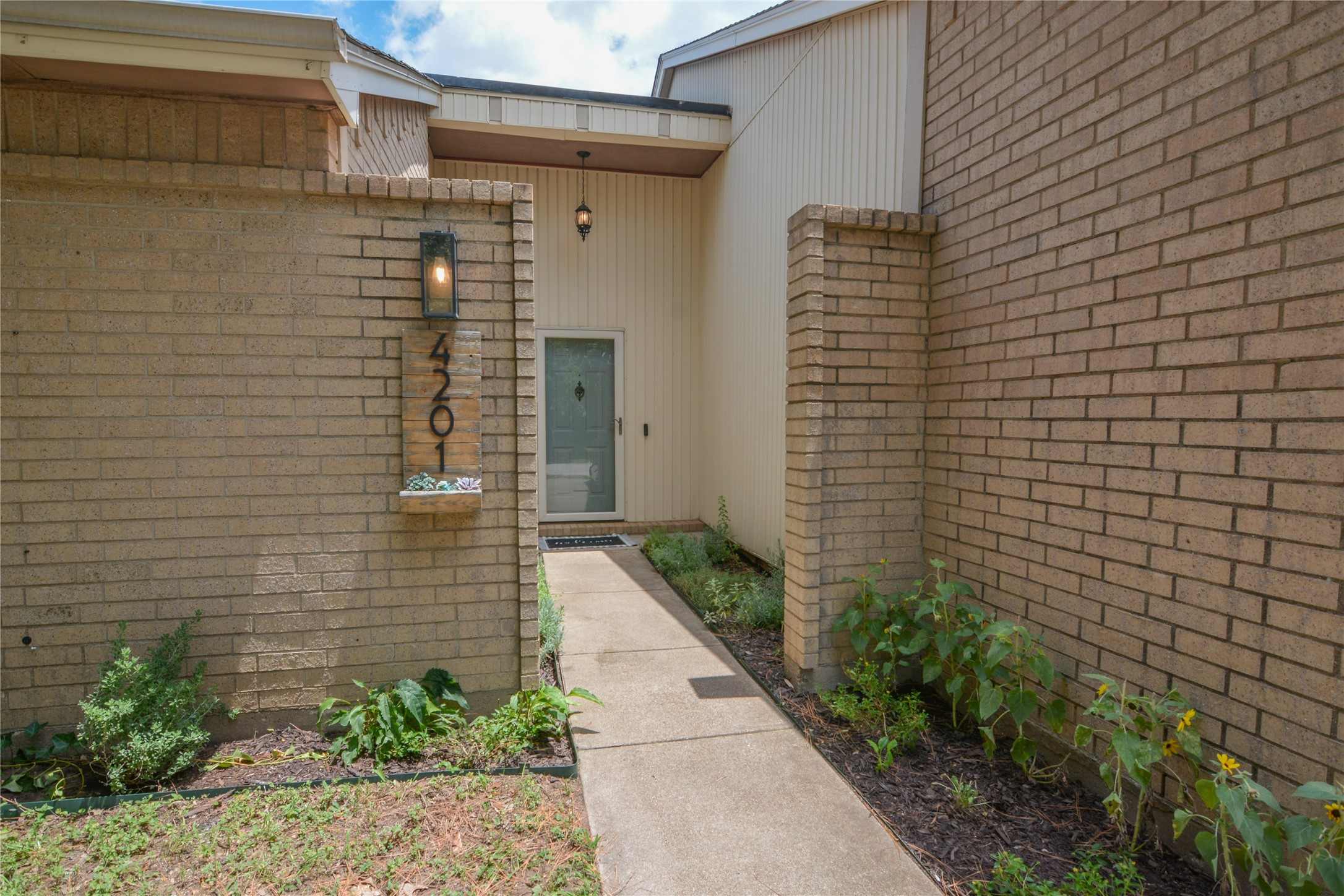 4201 Amherst Lane Grand Prairie TX 75052