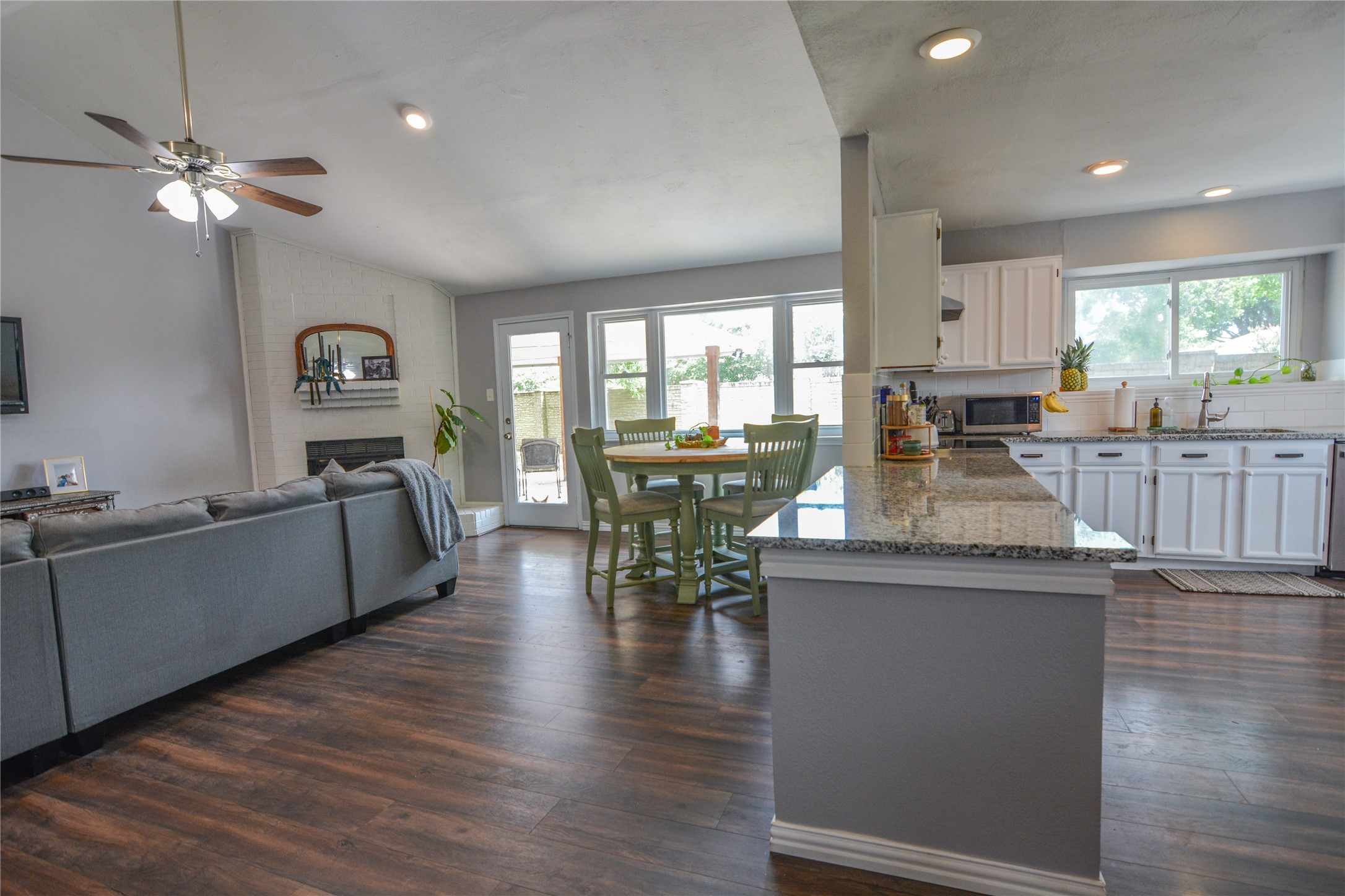 4201 Amherst Lane Grand Prairie TX 75052