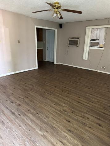 407 W 12th Street Quanah TX 79252