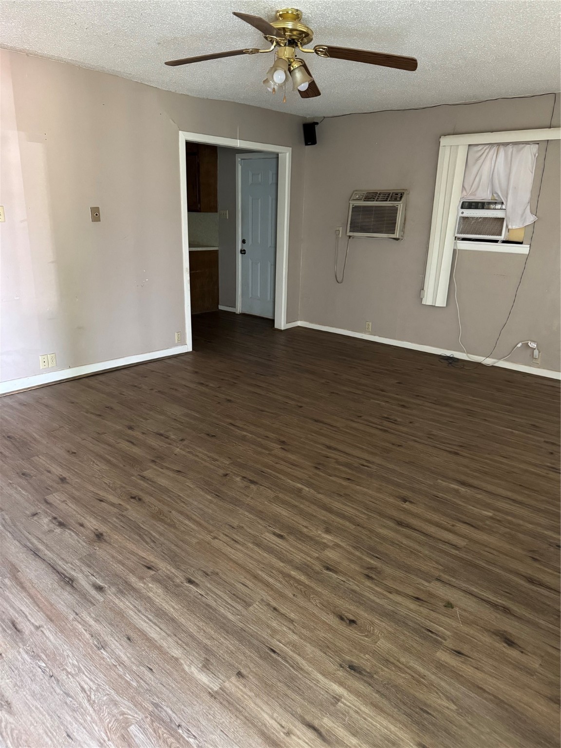 407 W 12th Street Quanah TX 79252