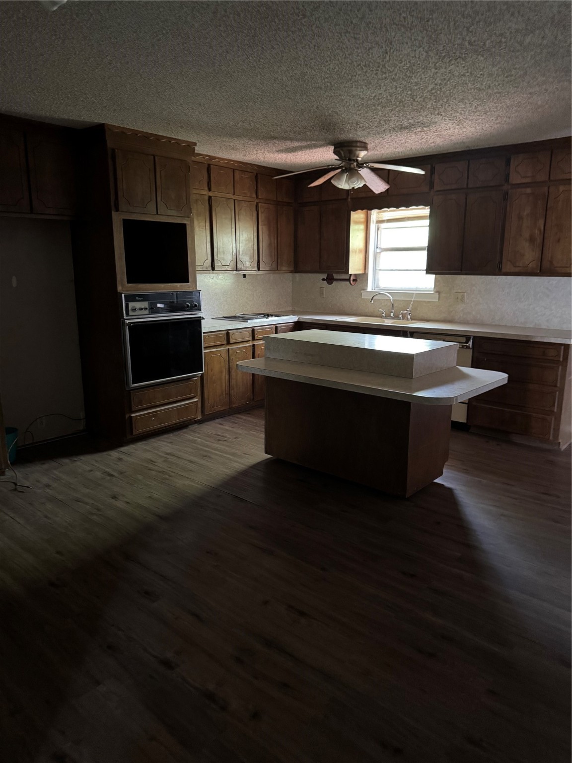 407 W 12th Street Quanah TX 79252