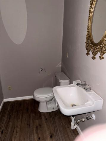 407 W 12th Street Quanah TX 79252
