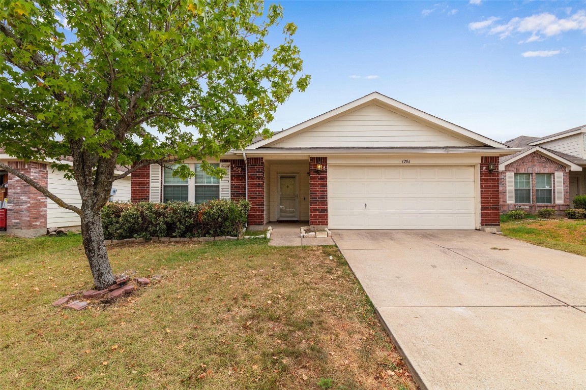 1206 Oak Hollow Lane Anna TX 75409
