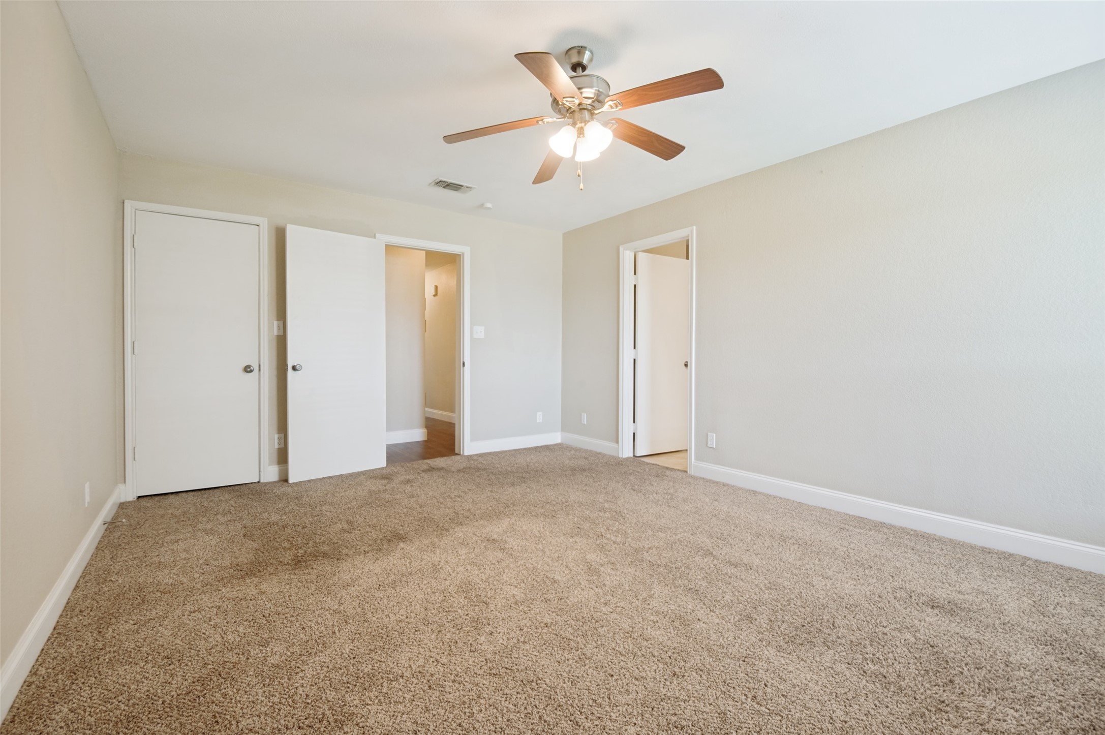211 Willow Creek Court Mansfield TX 76063