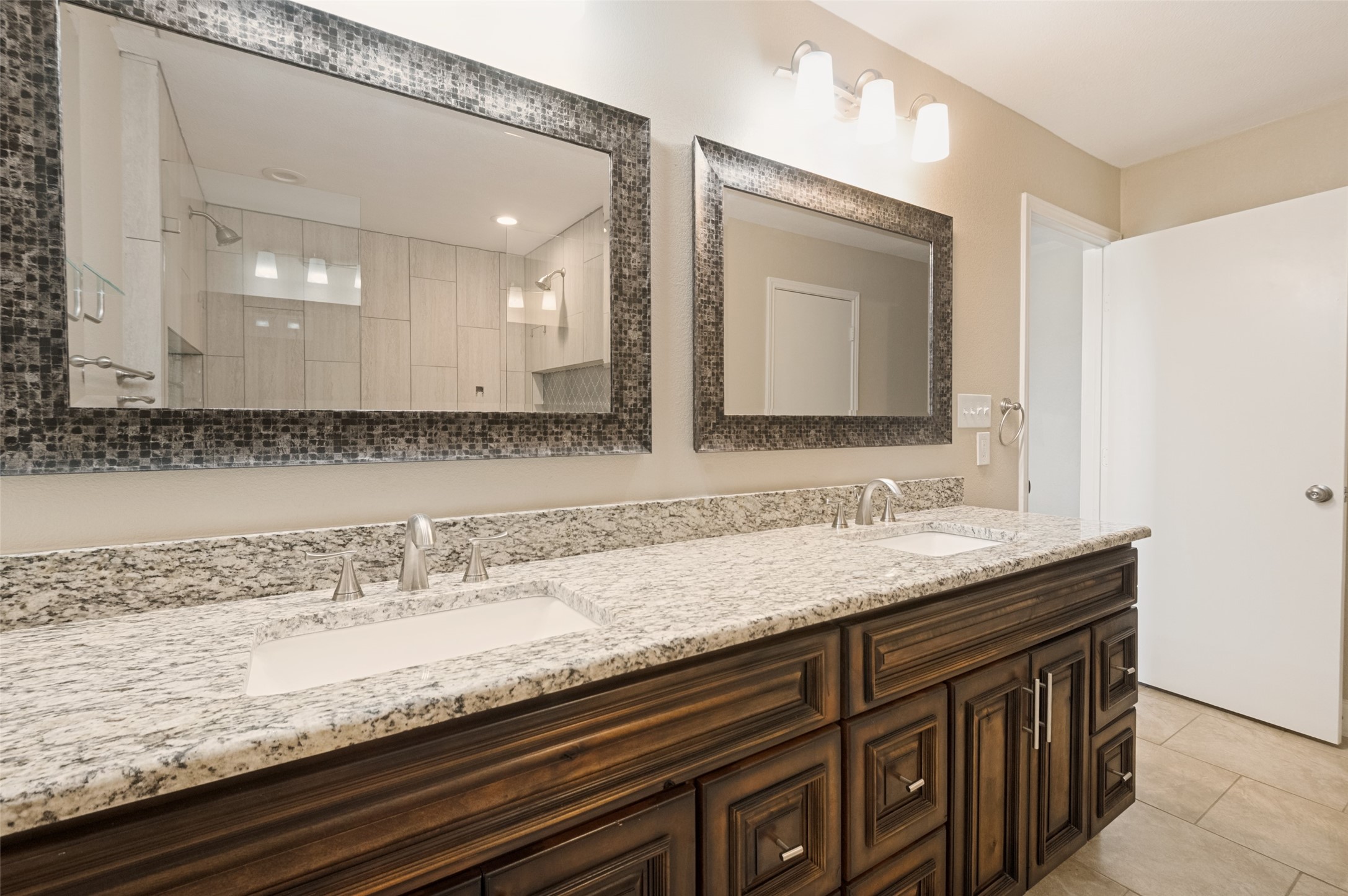 211 Willow Creek Court Mansfield TX 76063