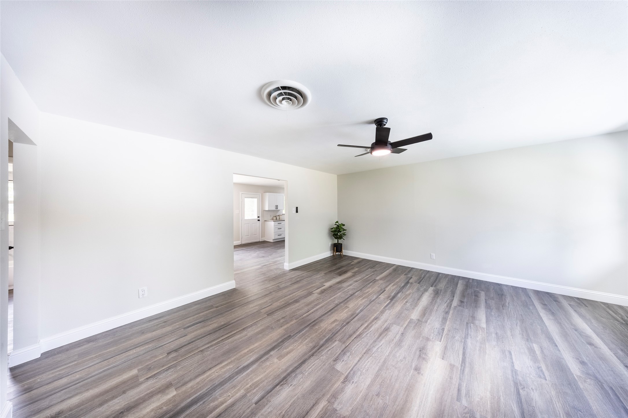 536 Lakeshore Drive Ennis TX 75119