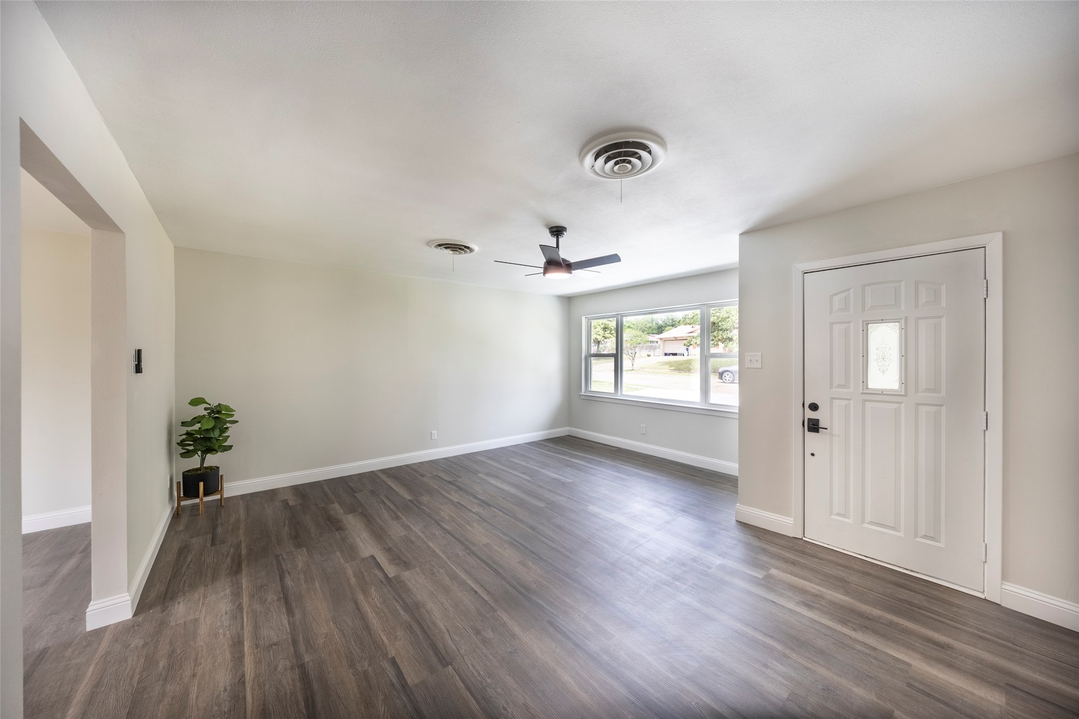536 Lakeshore Drive Ennis TX 75119