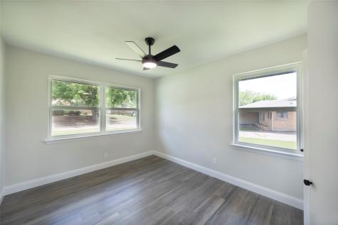 536 Lakeshore Drive Ennis TX 75119