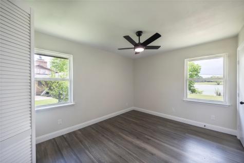 536 Lakeshore Drive Ennis TX 75119