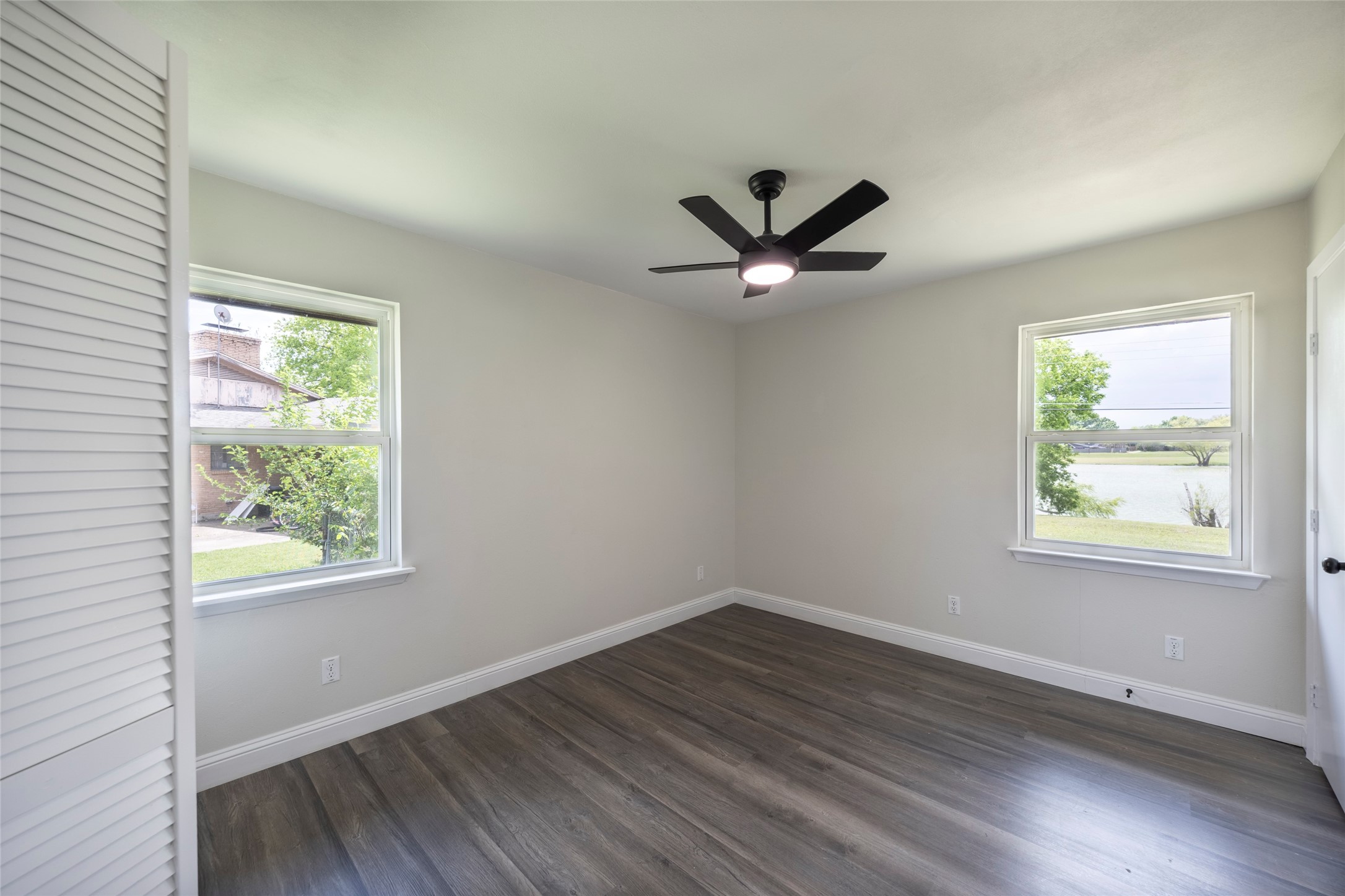 536 Lakeshore Drive Ennis TX 75119