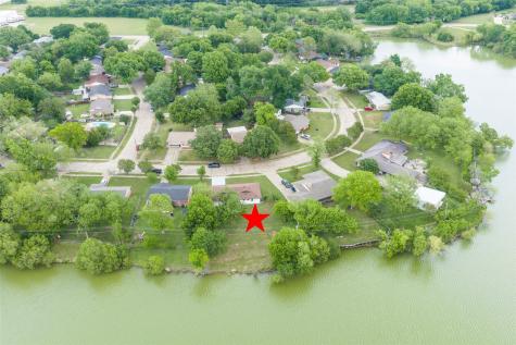 536 Lakeshore Drive Ennis TX 75119