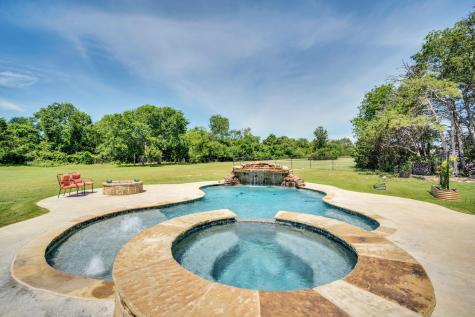 140 Taylor Ridge Drive Waxahachie TX 75167