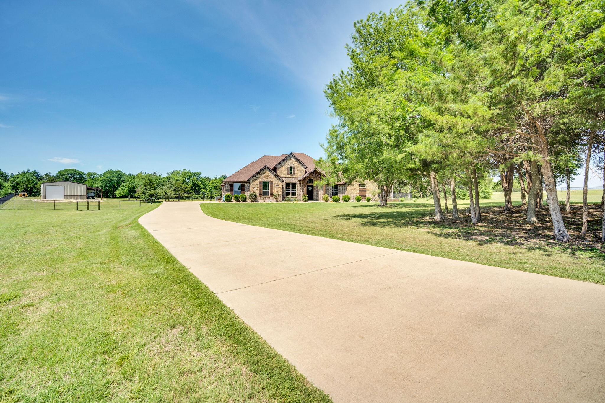 140 Taylor Ridge Drive Waxahachie TX 75167