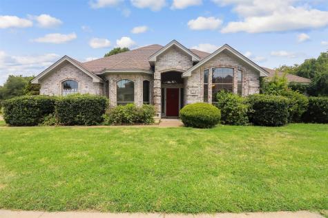 1201 Oakgrove Lane Bedford TX 76021