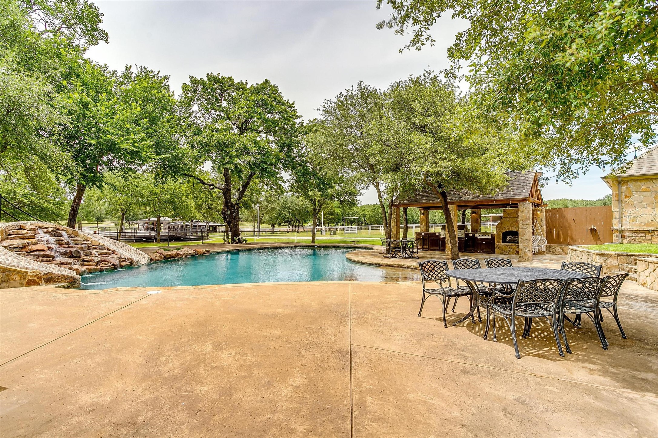 142 Wood Oak Trail Weatherford TX 76088