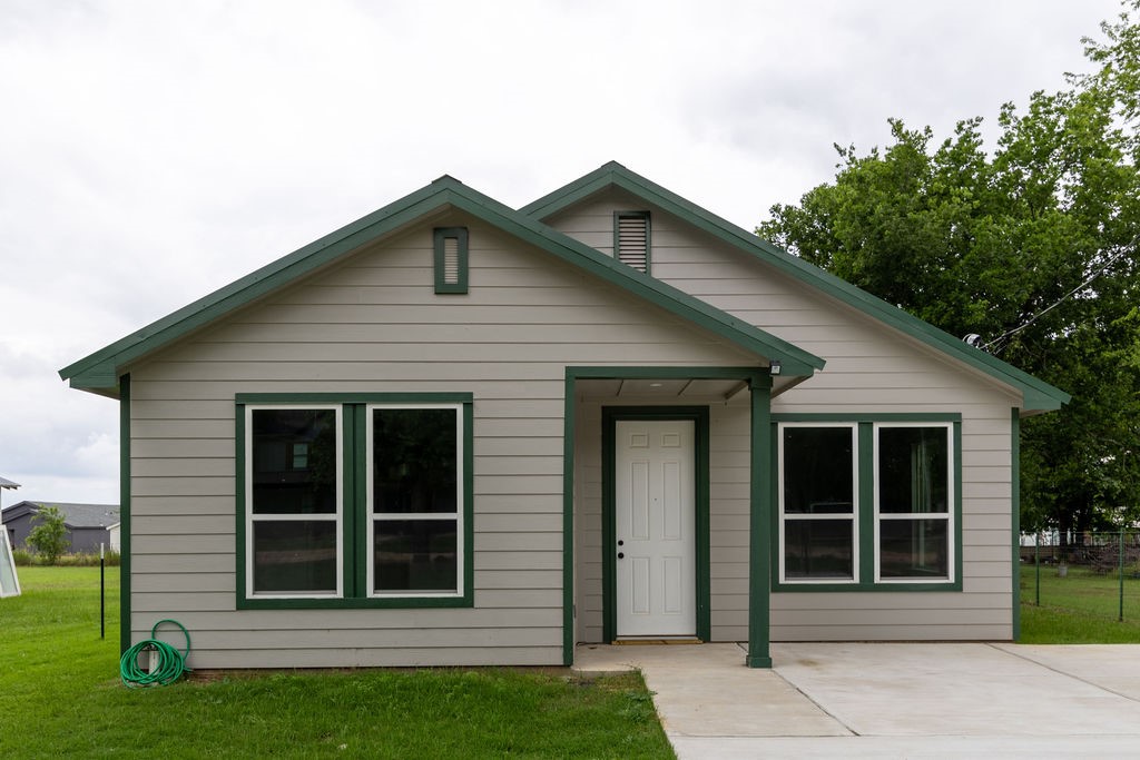 328 E Norway Street Walnut Springs TX 76690