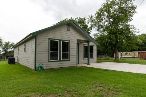 328 E Norway Street Walnut Springs TX 76690