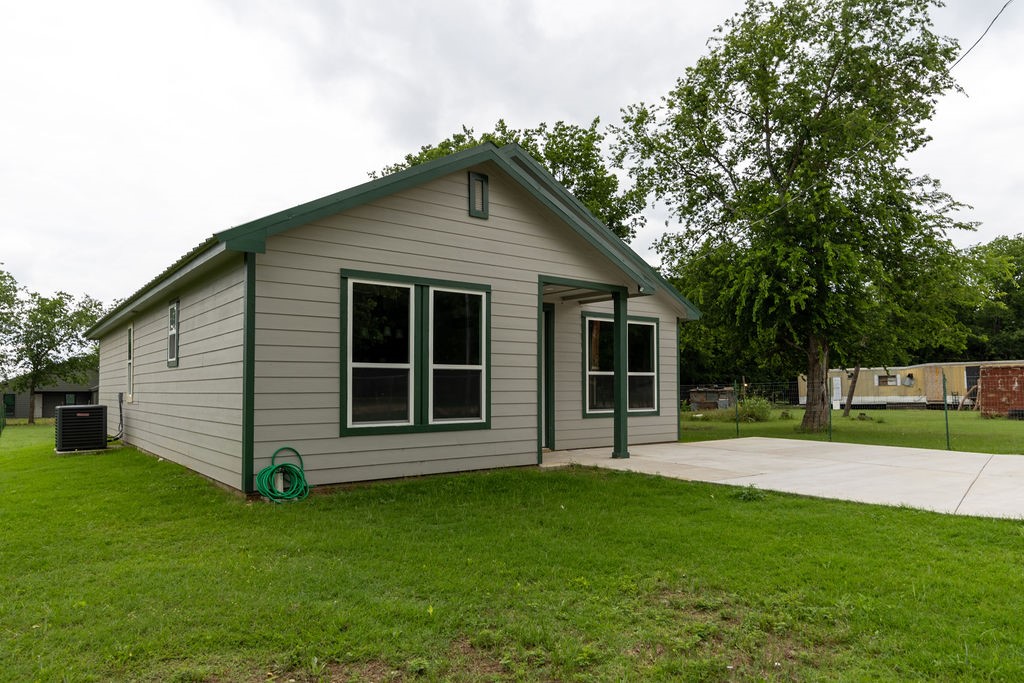 328 E Norway Street Walnut Springs TX 76690