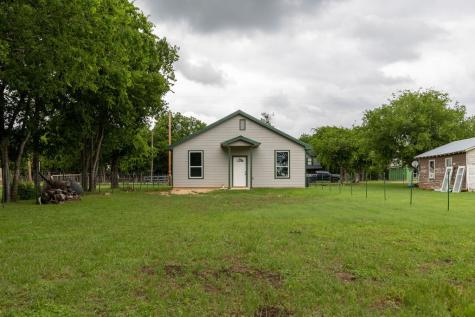 328 E Norway Street Walnut Springs TX 76690