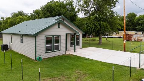 328 E Norway Street Walnut Springs TX 76690
