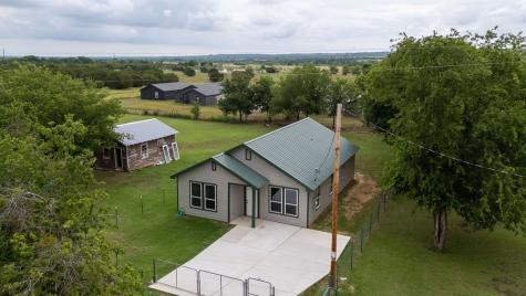 328 E Norway Street Walnut Springs TX 76690