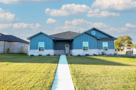 1412 Mason Street Bowie TX 76230