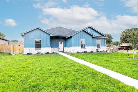 1412 Mason Street Bowie TX 76230