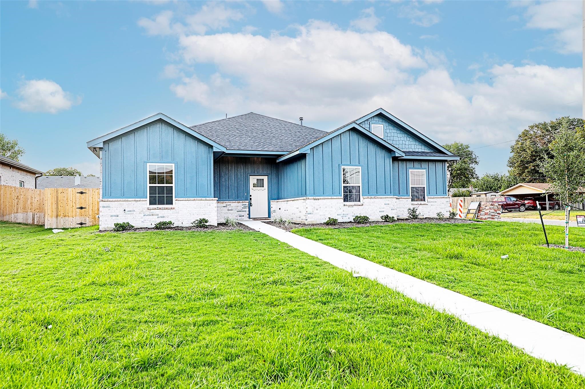 1412 Mason Street Bowie TX 76230
