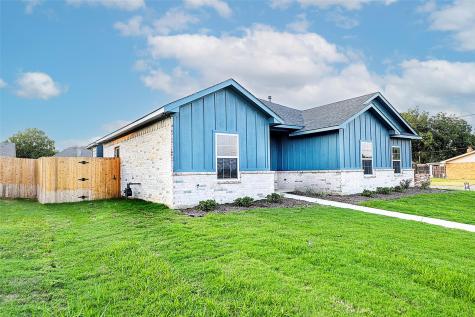 1412 Mason Street Bowie TX 76230