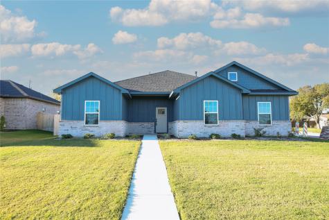 1412 Mason Street Bowie TX 76230