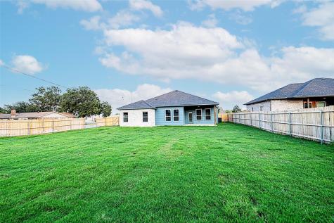 1412 Mason Street Bowie TX 76230