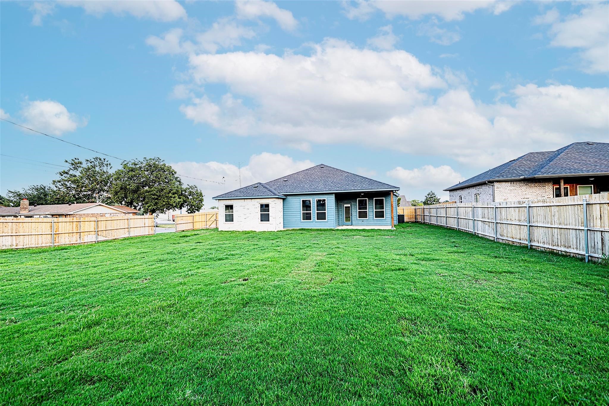1412 Mason Street Bowie TX 76230