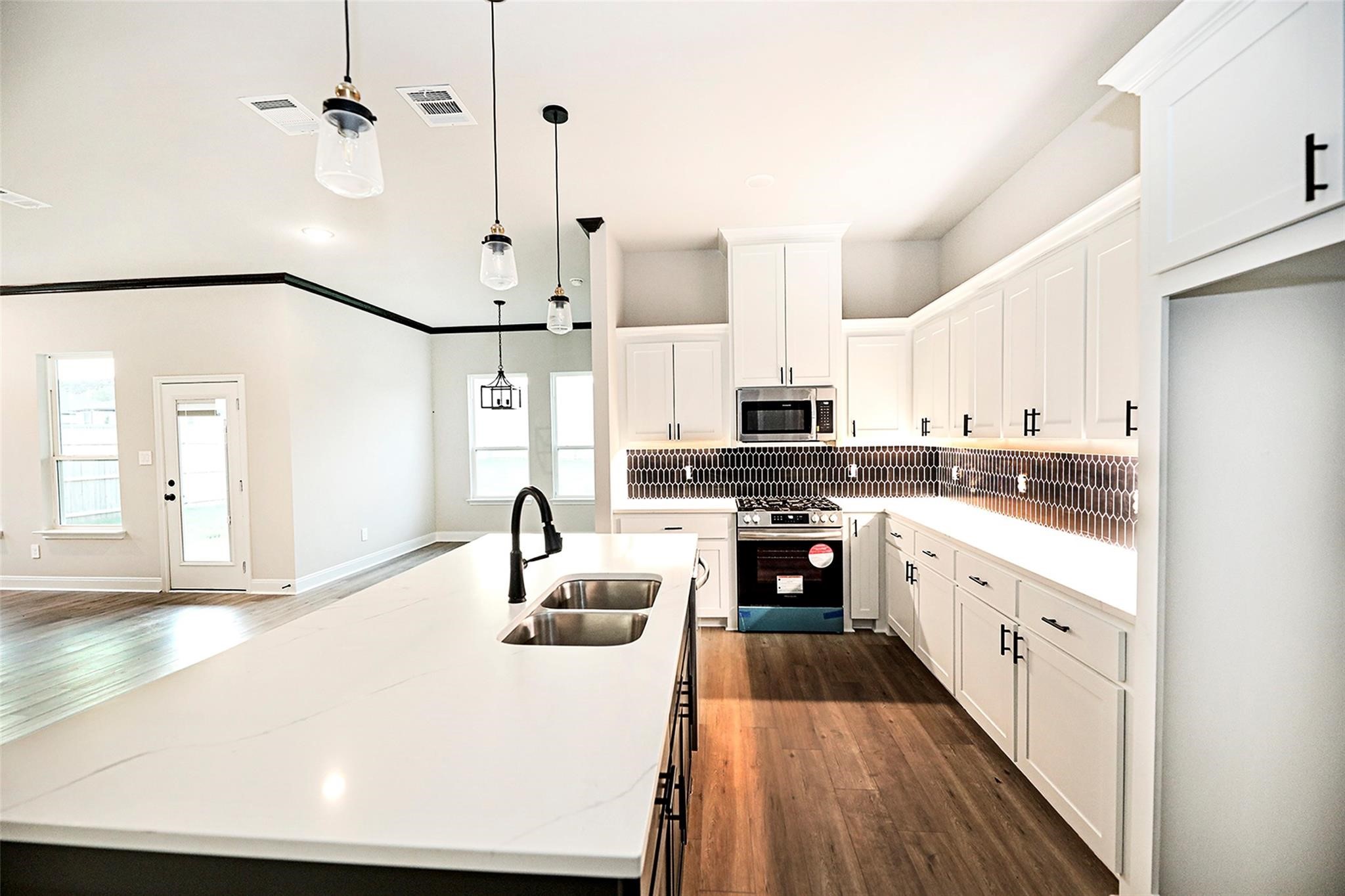 1412 Mason Street Bowie TX 76230