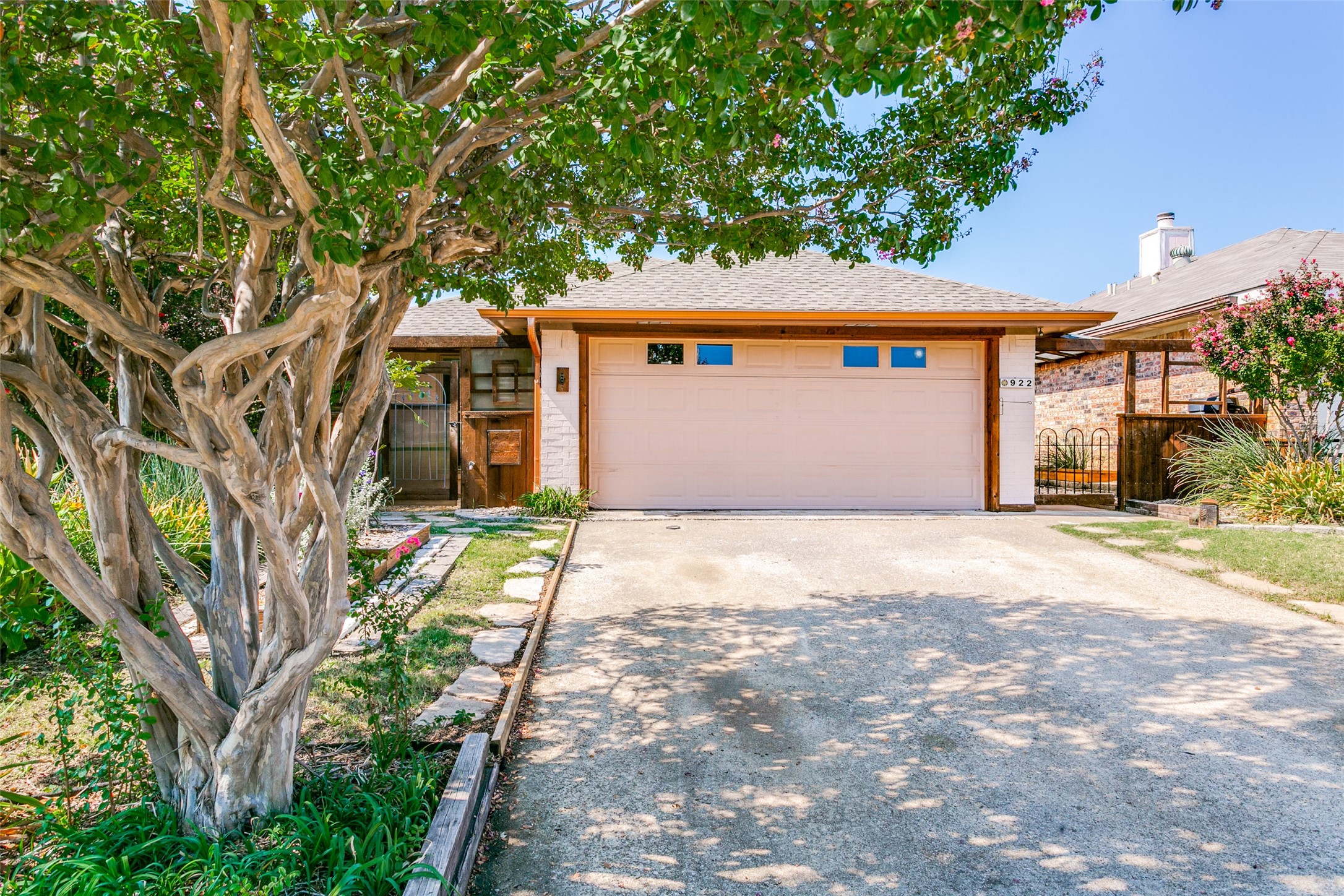 922 Boxwood Drive Lewisville TX 75067