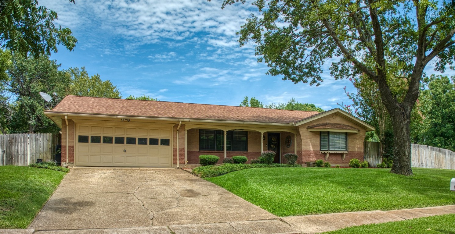 545 Lakeshore Drive Ennis TX 75119