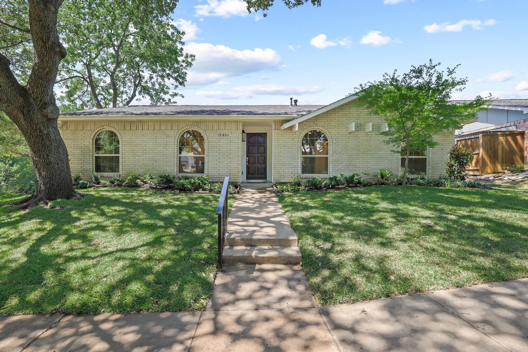 10801 Middle Knoll Drive Dallas TX 75238