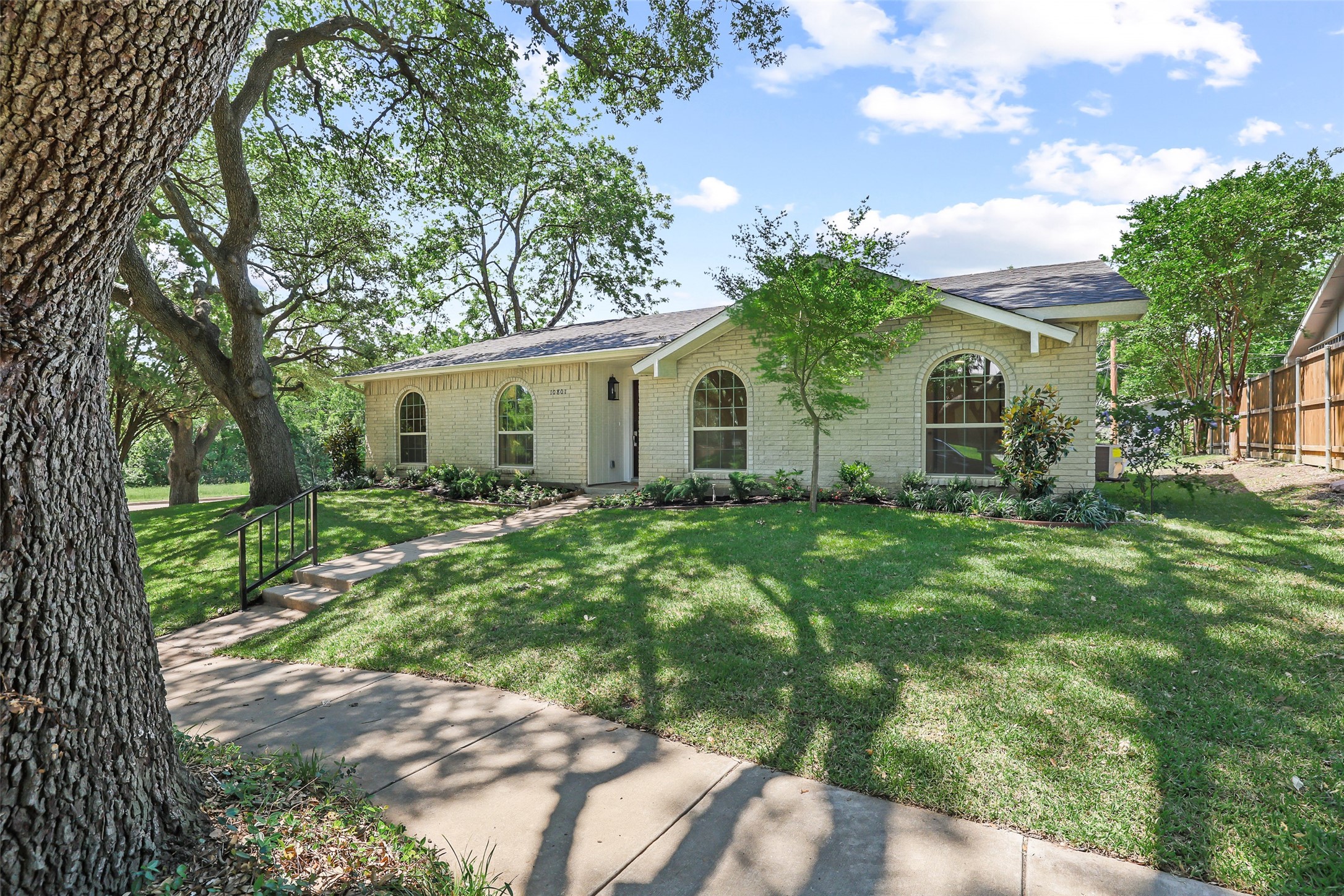 10801 Middle Knoll Drive Dallas TX 75238