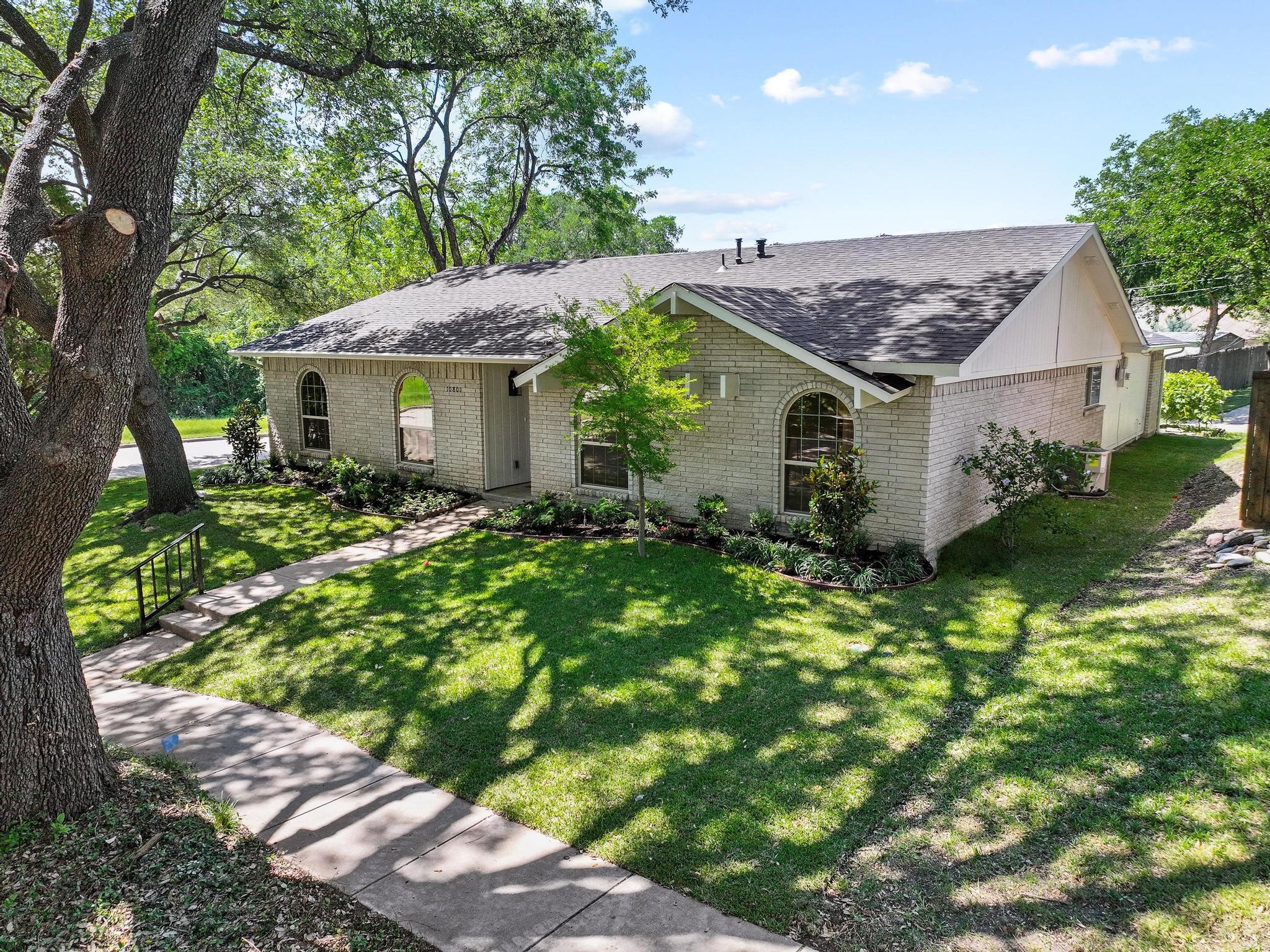 10801 Middle Knoll Drive Dallas TX 75238