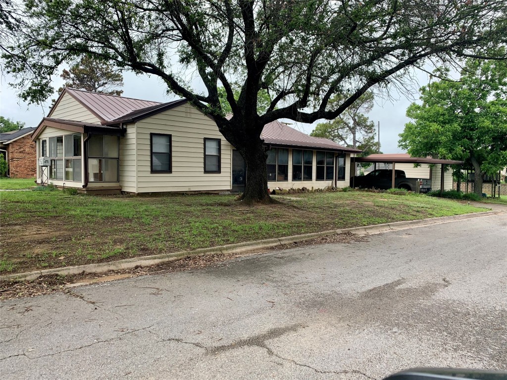 300 10th Street Nocona TX 76255