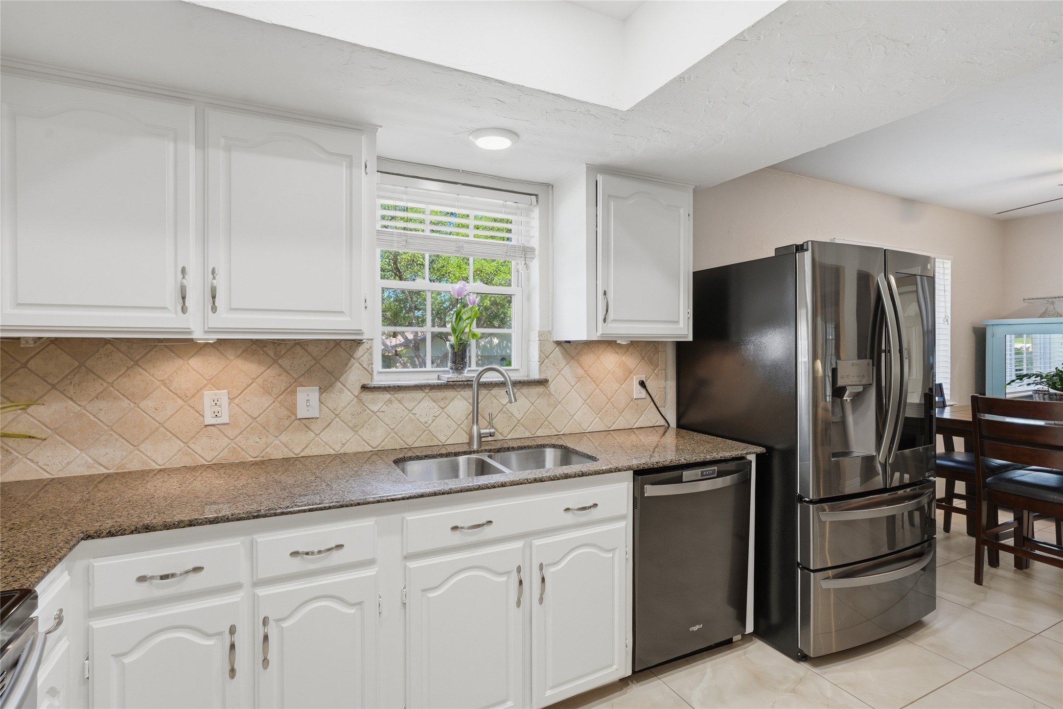 2001 Statler Drive Carrollton TX 75007