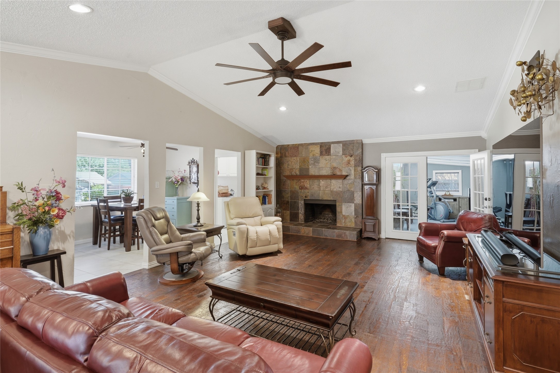 2001 Statler Drive Carrollton TX 75007