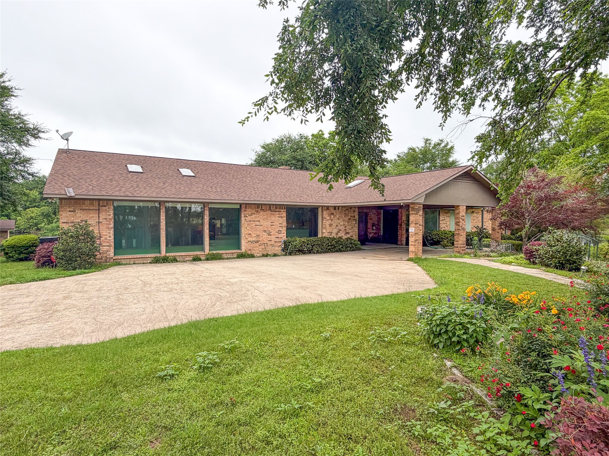 1895 County Road 3601 Edgewood TX 75117