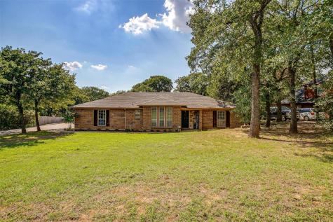 517 Shady Oaks Trail Burleson TX 76028