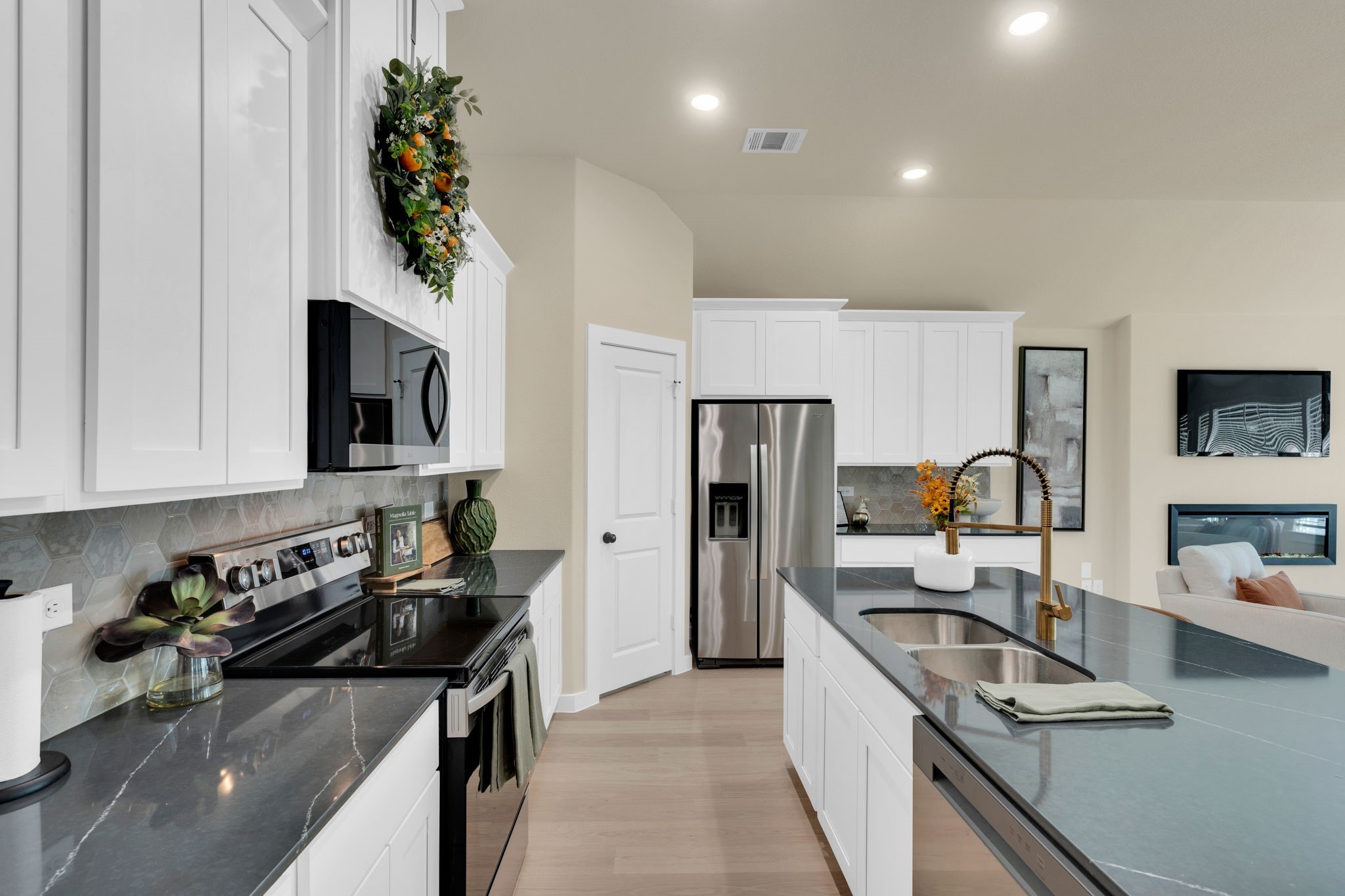 808 Tesslynn Avenue Godley TX 76044